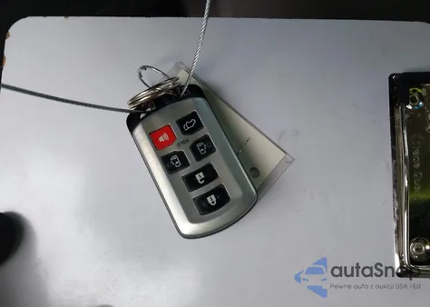 2017 Toyota Sienna Xle Premium 8 Passenger z USA, uszkodzony, nr VIN 5TDYZ3DC2HS777237